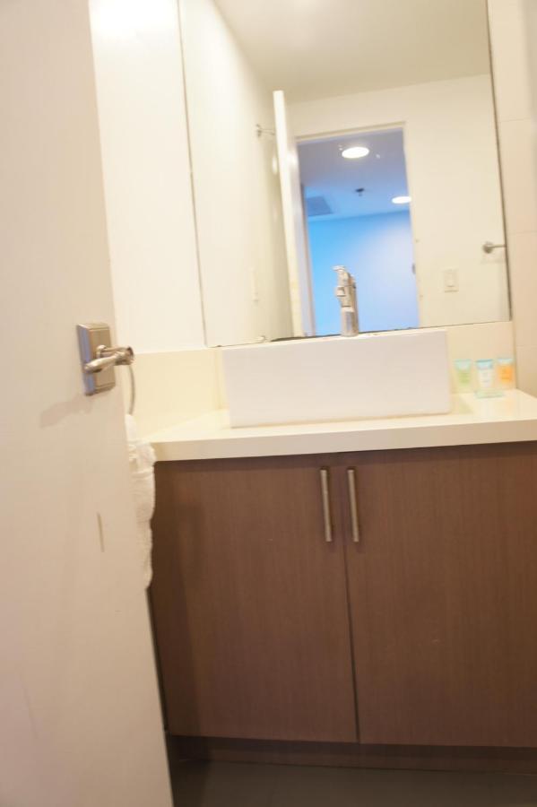 Castle 835 Oceanview Studio On Beach With Pool, Gym, Bars, And Free Parking 마이애미 비치 외부 사진
