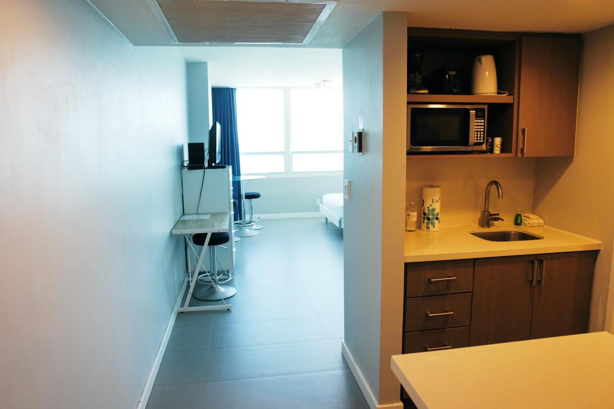 Castle 835 Oceanview Studio On Beach With Pool, Gym, Bars, And Free Parking 마이애미 비치 외부 사진