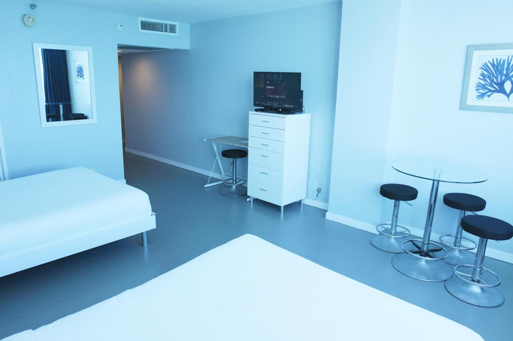 Castle 835 Oceanview Studio On Beach With Pool, Gym, Bars, And Free Parking 마이애미 비치 외부 사진