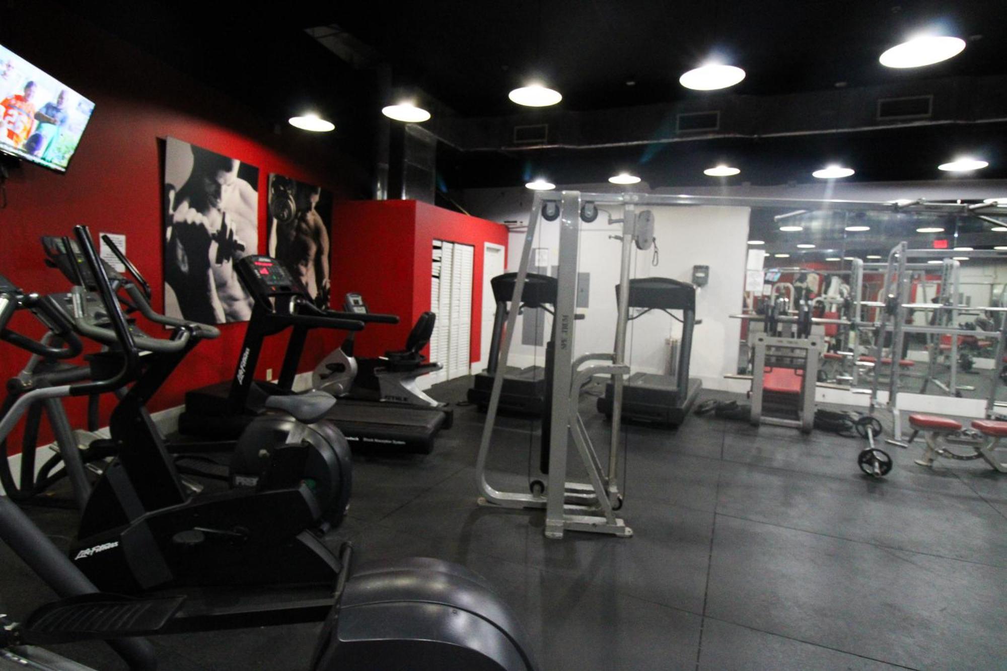 Castle 835 Oceanview Studio On Beach With Pool, Gym, Bars, And Free Parking 마이애미 비치 외부 사진