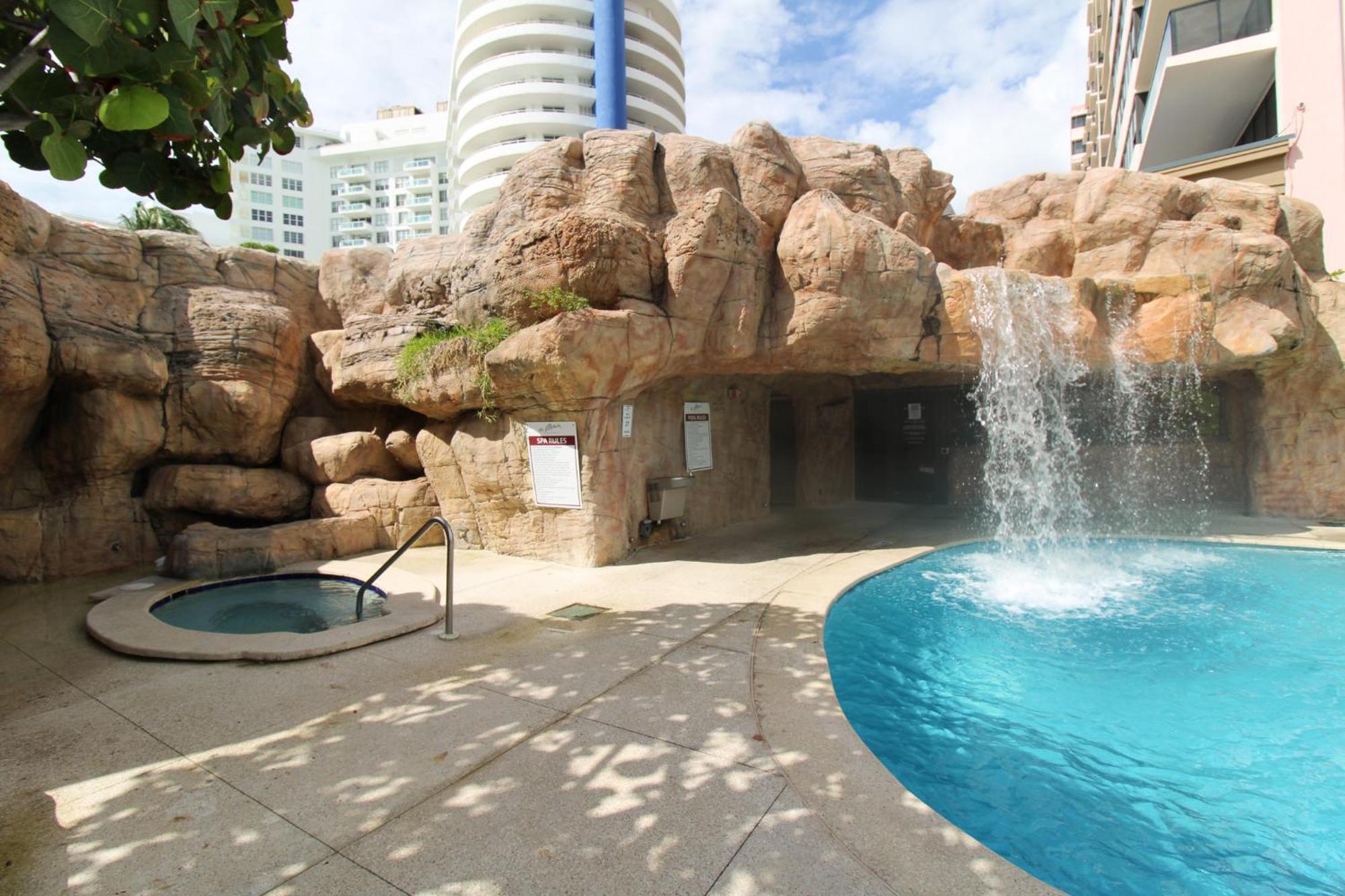 Castle 835 Oceanview Studio On Beach With Pool, Gym, Bars, And Free Parking 마이애미 비치 외부 사진